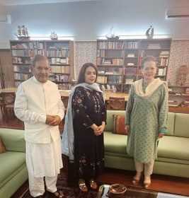 शरद यादव और सुभाषिनी ने की सोनिया गांधी से मुलाकात